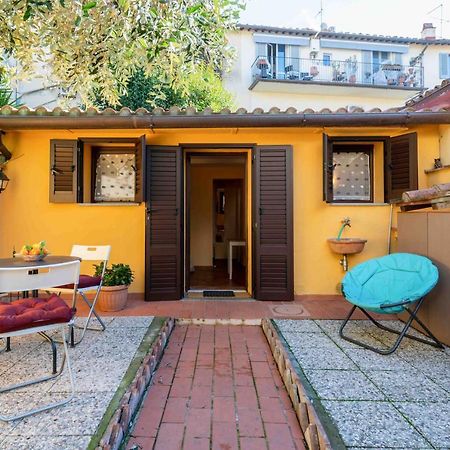Apartament San Frediano Cozy Studio With Private Patio Florencja Zewnętrze zdjęcie