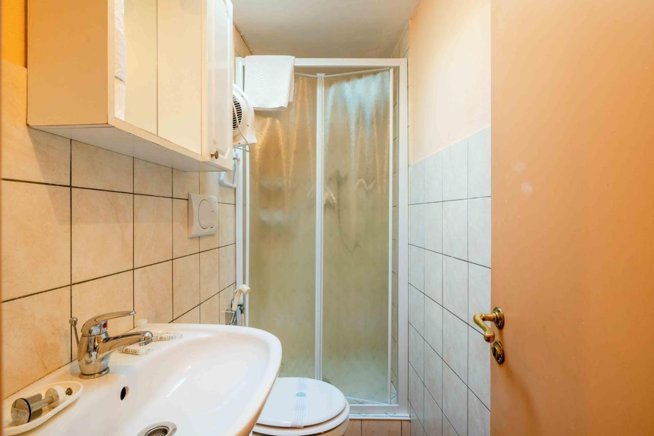 Apartament San Frediano Cozy Studio With Private Patio Florencja Zewnętrze zdjęcie