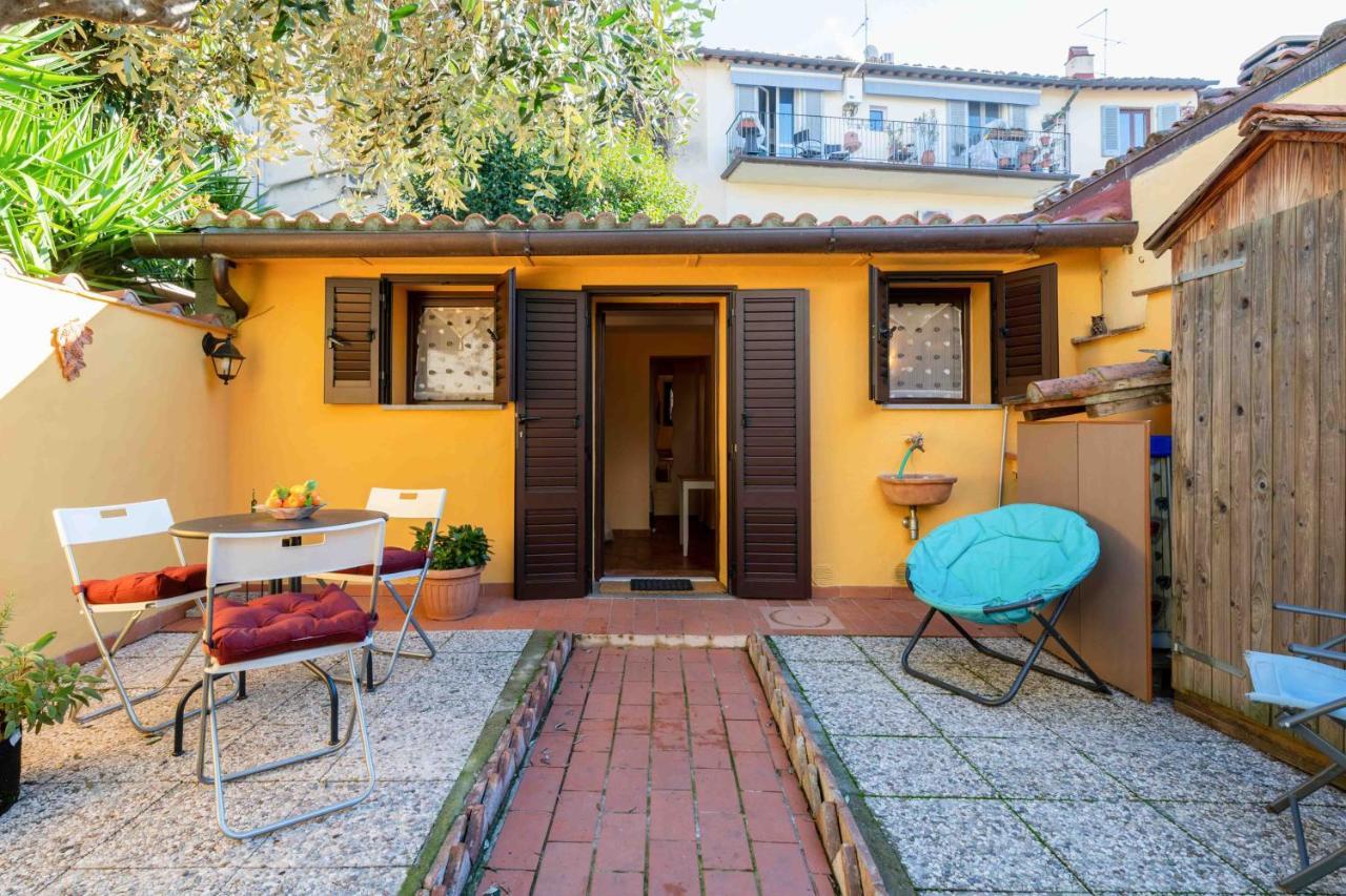 Apartament San Frediano Cozy Studio With Private Patio Florencja Zewnętrze zdjęcie